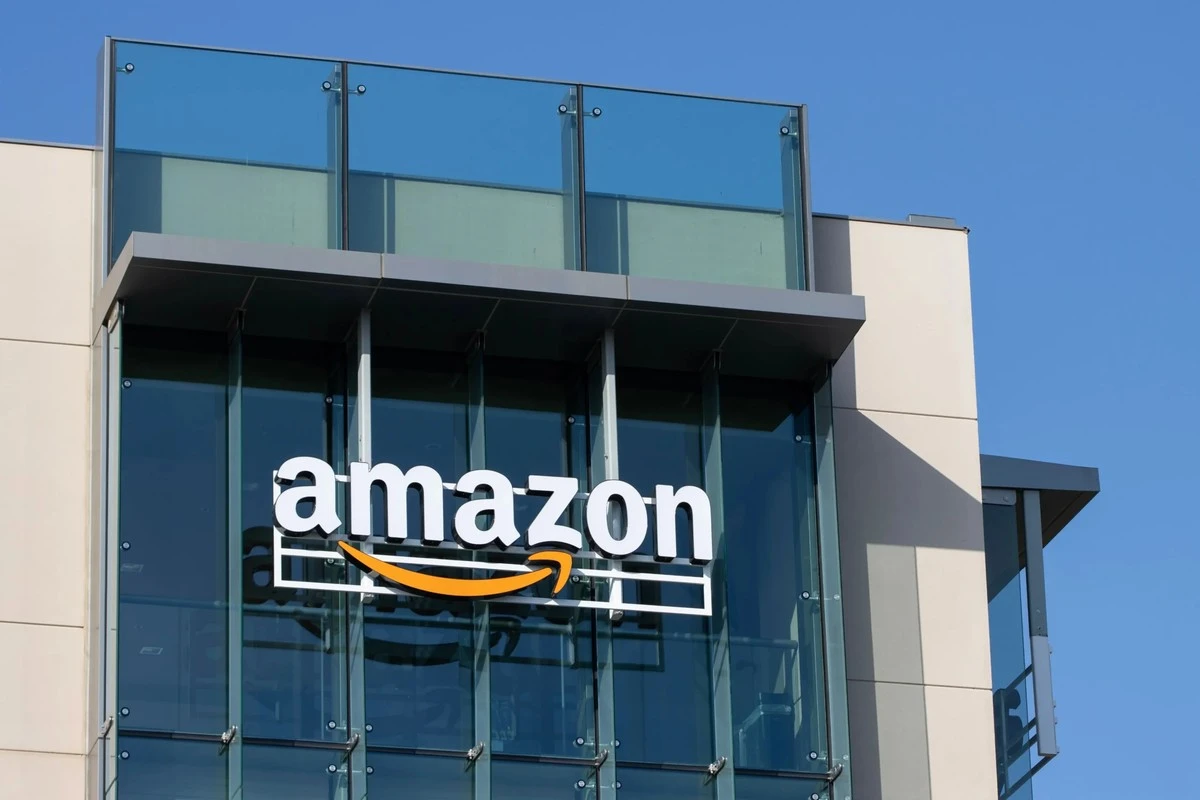 Amazon odcina "mieszanie" produktów. Co to znaczy dla Twoich paczek od marca 2026?
