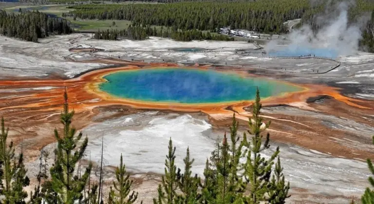 Grubo ponad 2 cm w górę. Ogromny obszar w Yellowstone nagle się podnosi.