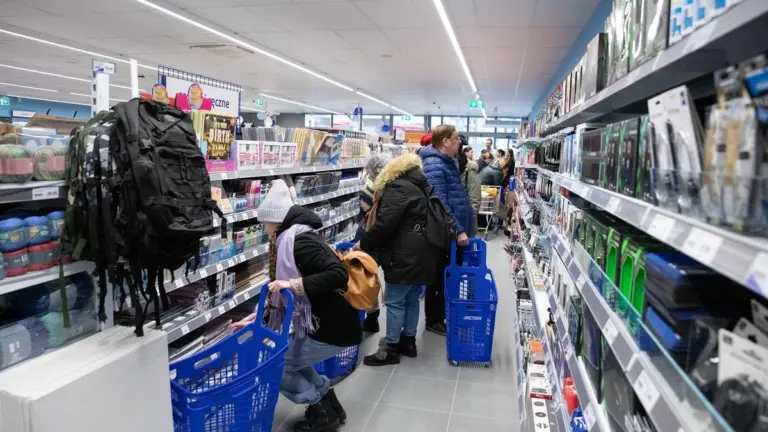 Action i Lidl biją nocne lampki: hitowe taśmy LED za grosze odmienią Twój dom