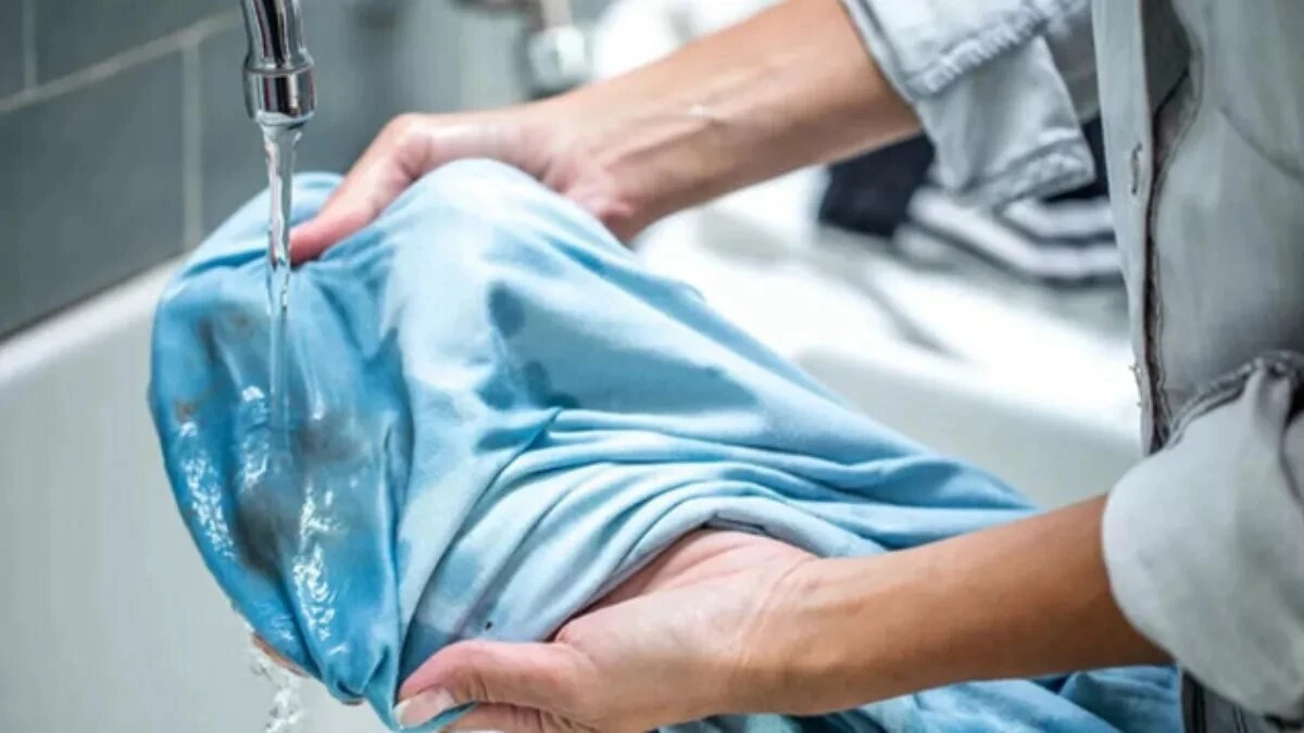 Czy oszczędność na praniu kosztuje Cię zdrowie? 8 rodzajów ubrań, których nigdy nie powinno się prać w zimnej wodzie