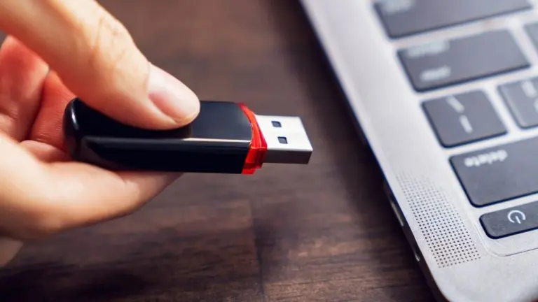 Czy pendrive to przeszłość? Poznaj 3 nowe sposoby na przenoszenie danych