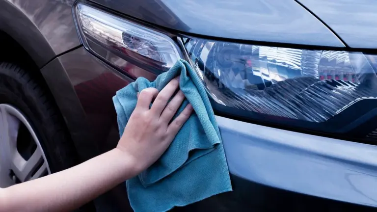 Mikrofibra po ceramice: ukryty wróg lakieru, przez który możesz porysować auto