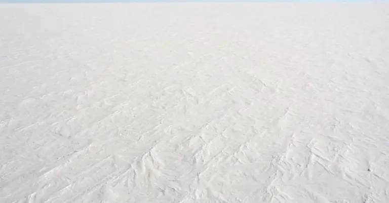 Naukowcy odkryli fragmenty oceanów, które pozostały płynne nawet przy -15°C podczas epoki "ziemi-śnieżki"