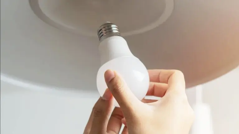 OLED: nowy król oświetlenia, który wygrywa z LED pod każdym względem