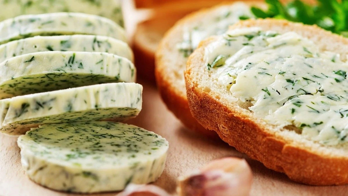 Pieczywo z tej pasty to hit. Szybka, śródziemnomorska uczta na talerzu