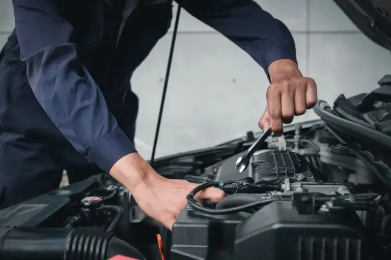 Po zimnej ofensywie: 3 kluczowe kontrole, które uratują Twoje auto przed rdzą