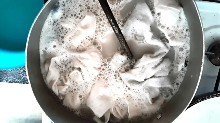 Sprawdźcie ten trik: jak uratować zszarzałą ściereczkę kuchenną w jednym kroku