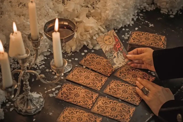 Tarotowe Karty na 2026: Te znaki zodiaku czekają bogate życie. Może to Ty?