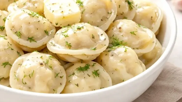 Trzy triki na ciasto na pierogi – będzie cienkie i lekkie jak piórko