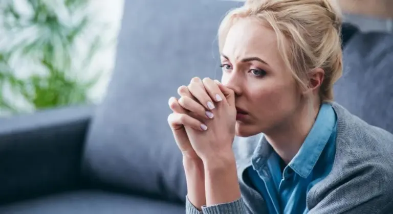 Zmęczenie po czterdziestce? Naukowcy wskazują na dekadę, która wyczerpuje najbardziej