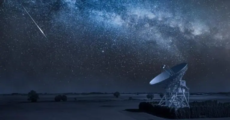 Laserowy sygnał z głębokiego kosmosu – co naukowcy odkryli 8 miliardów lat świetlnych od Ziemi?